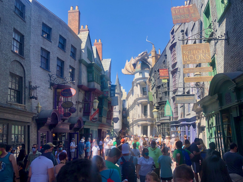 Wizarding World of Harry Pottery Diagon Alley